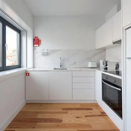 Apartmán Lovelystay - Sunny Downtown Flat W Ac