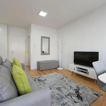 Apartmán Lovelystay - Sunny Downtown Flat W Ac Porto