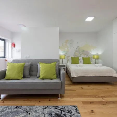 Lovelystay - Sunny Downtown Flat W Ac Apartmán