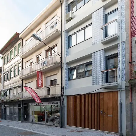 Lovelystay - Sunny Downtown Flat W Ac Apartmán